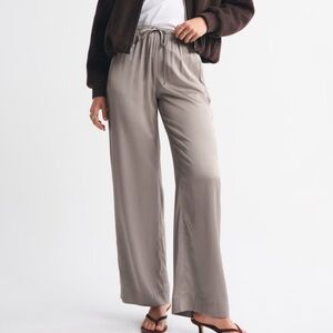 Abercrombie Satin Pull-On Pant
